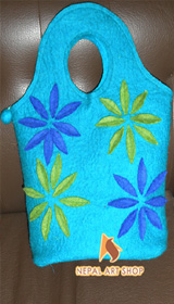 Felt wool roving projects, felted wool projects, felt flower crafts, handmade felt, wool felt, felting wool patterns