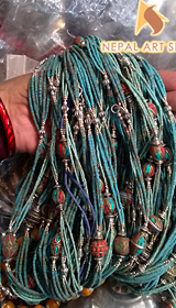 hausgemachter Schmuck, Perlenkragen, Perlenschmuck, tibetische Perlen, Messingperlen, Nepal-Schmuck,
Korallenperlen, Türkisperlen, Handelsperlen, Holzperlen, Tibetperlen