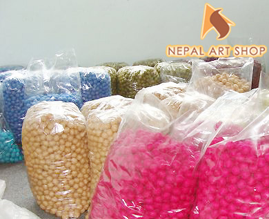 Projekte zum Filzen von Wollkugeln und -teppichen, Wollfilzkugeln, Wollfilzteppiche, Nassfilzen, Pom Poms, Pom Pom-Kugeln, Nepal-Filz-Wollprodukte Großhandel, Filz-Pom-Poms, DIY-Filzwolle-Handwerk, Nepal-Filz-Handwerk, fairer Handel, gefilzte Wolle