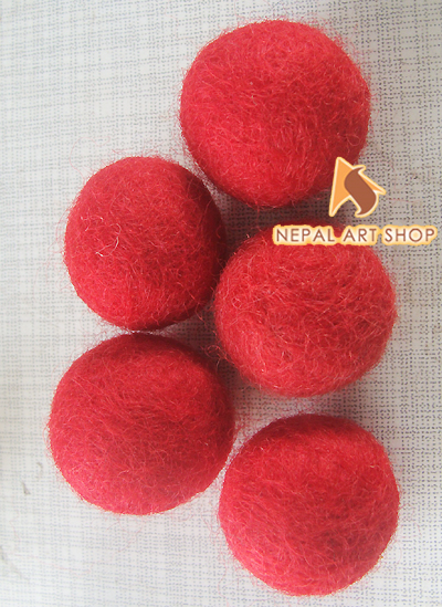 Felting wool balls and rugs projects, wool felt balls, felt wool rugs, wet felting, pom poms, nepal, wholesale, felt pom, diy felt, nepal, fair trade, felted wool, round rugs, pom pom