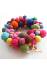 Felt wool Balls, Felt wool Rugs, felt ball and rugs, Felt Balls, Felt Rugs, 2.5cm felt balls, 100cm round felt rugs, multi color felt wool balls