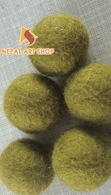 Felt wool Balls, Felt wool Rugs, felt ball and rugs, Felt Balls, Felt Rugs, 2.5cm felt balls, 100cm round felt rugs, multi color felt wool balls