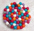 Felt Balls-Felt Projects Free Patterns Felt Ball Crafts, Felt Ball Projects, Felt Ball Patterns, Felt Ball DIY, Felt Ball Ideas, Felt Ball Making, Free Felt Ball Patterns